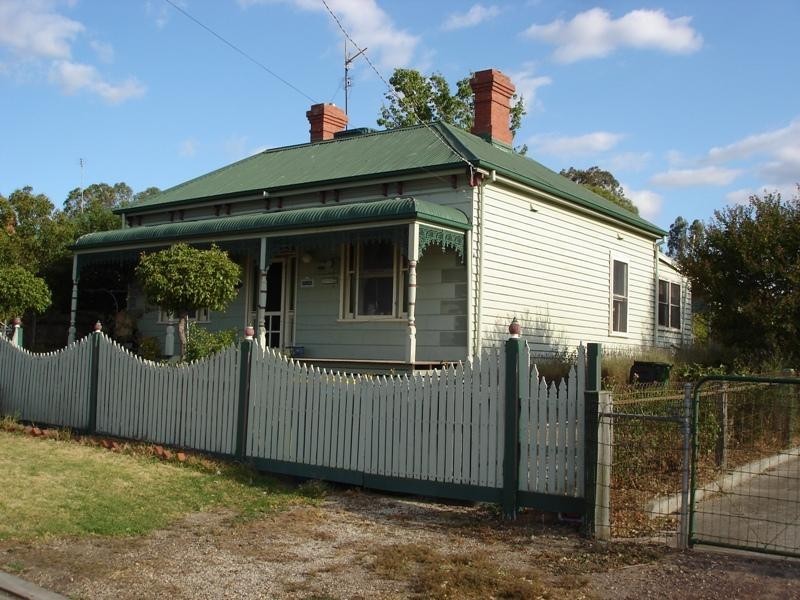 24 Progress Street, Seymour VIC 3660