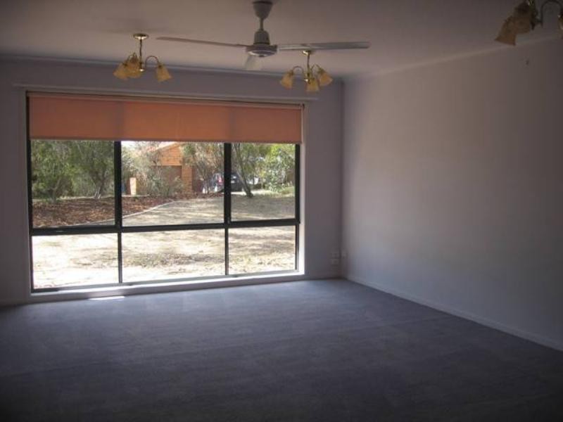 16 Coughlin Court, Seymour VIC 3660