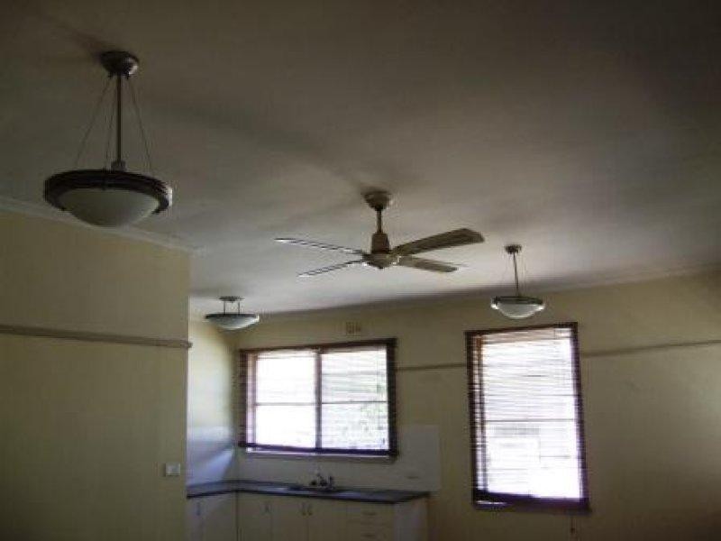 75 Chisholm Crescent, Seymour VIC 3660