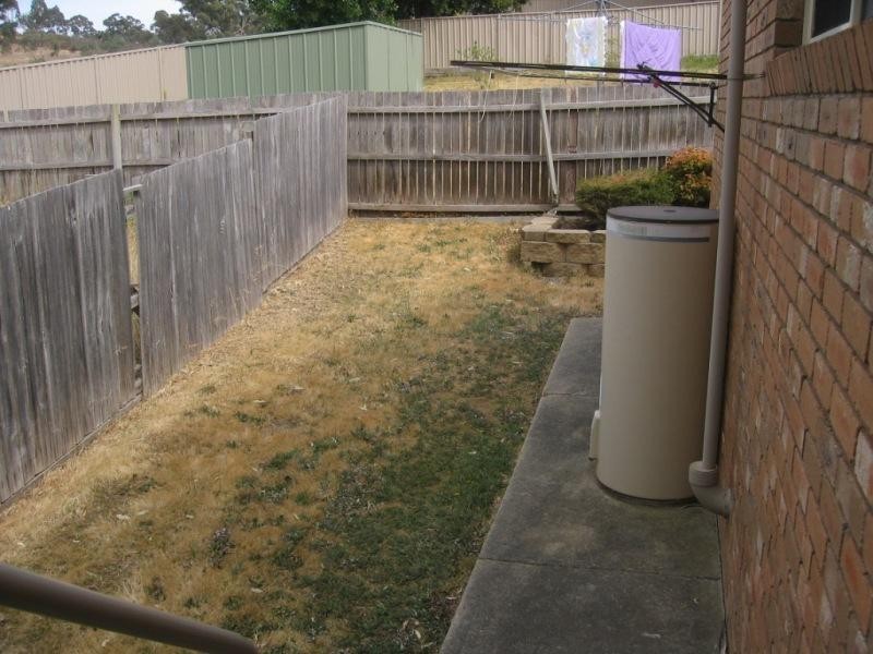 3 30 Clarey Avenue, Seymour VIC 3660