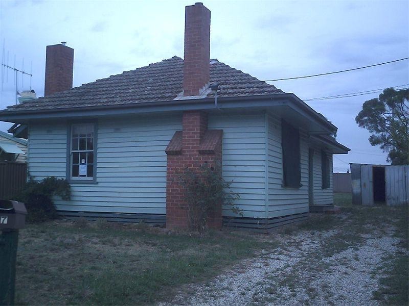 7 Dowling Avenue, Seymour VIC 3660