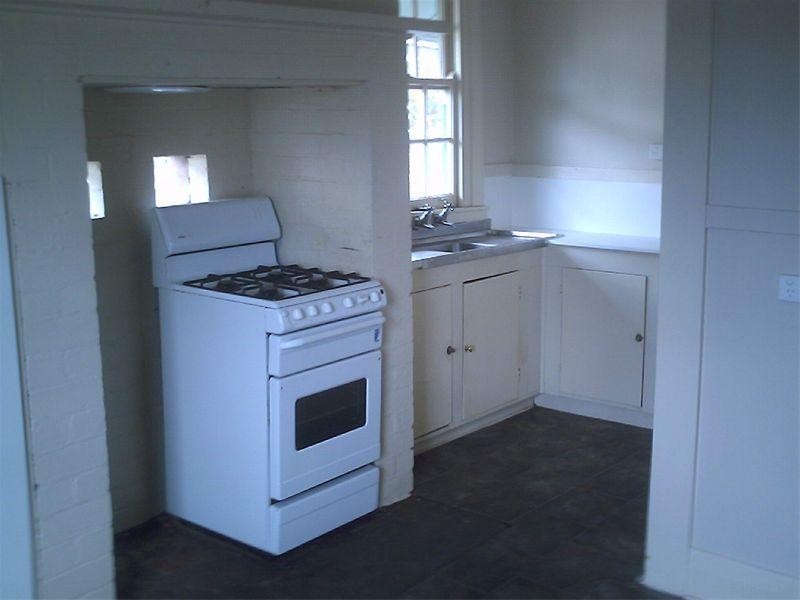 7 Dowling Avenue, Seymour VIC 3660