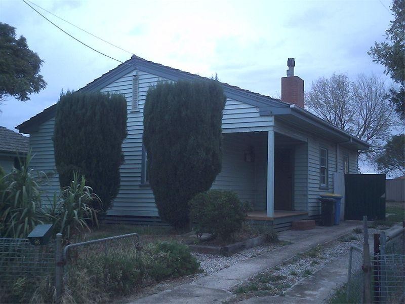 9 Dowling Avenue, Seymour VIC 3660