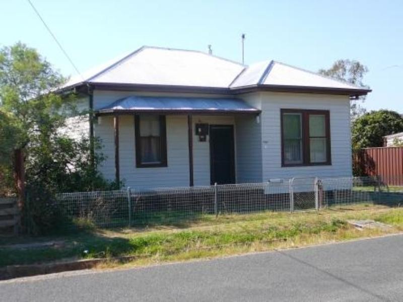 8 Jubilee Street, Seymour VIC 3660