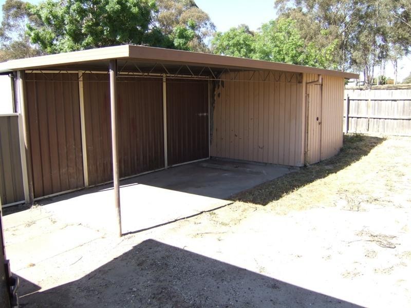 34 Martindale Crescent, Seymour VIC 3660