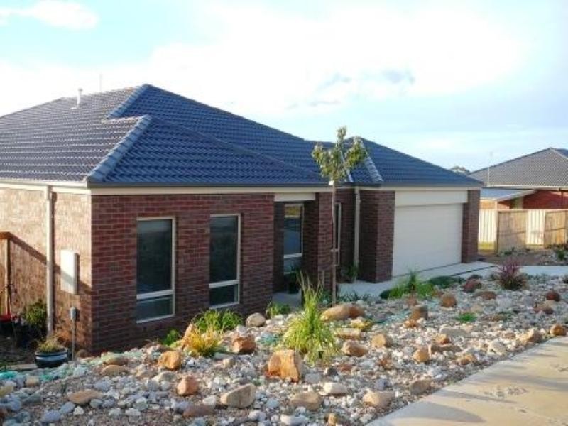 12 Heffey Court, Seymour VIC 3660