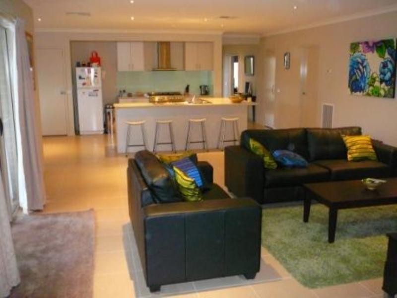 12 Heffey Court, Seymour VIC 3660