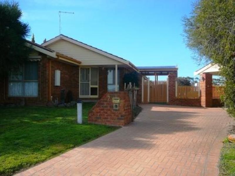 7 Hickey Court, Seymour VIC 3660