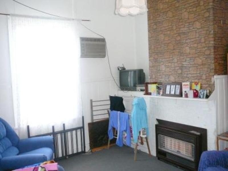 8 Grattan Street, Seymour VIC 3660