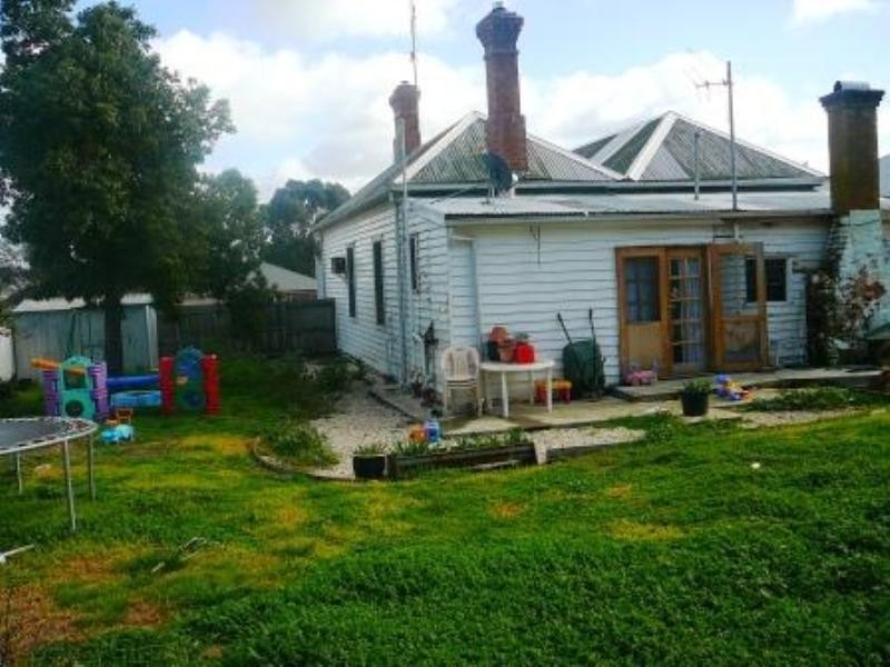 8 Grattan Street, Seymour VIC 3660