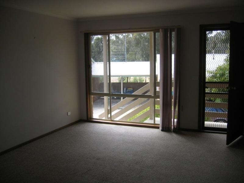 3/30 Clarey Avenue, Seymour VIC 3660