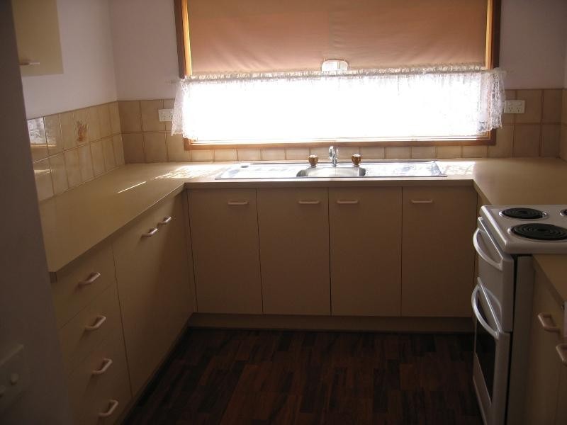 1/30 Clarey Avenue, Seymour VIC 3660