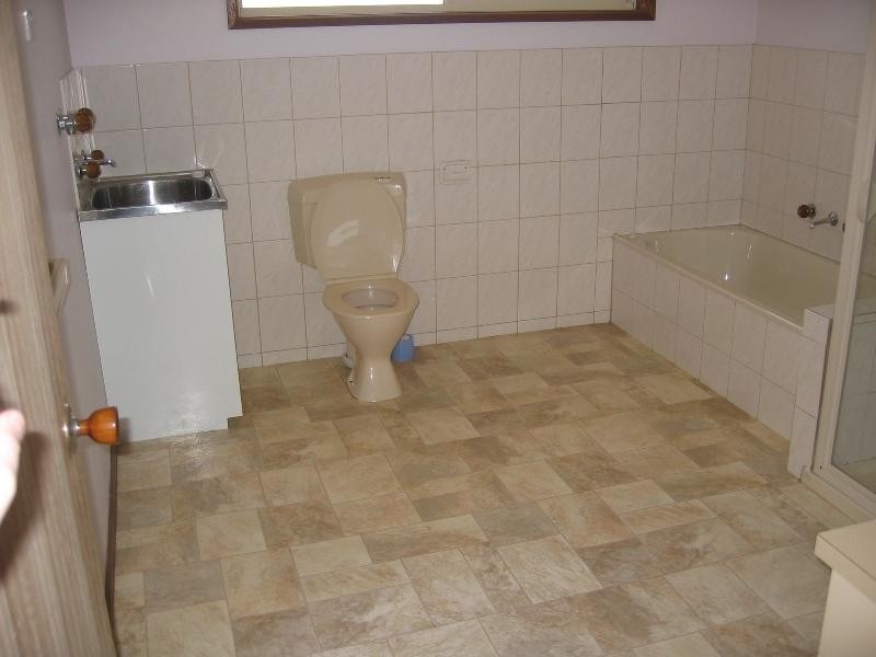 1/30 Clarey Avenue, Seymour VIC 3660