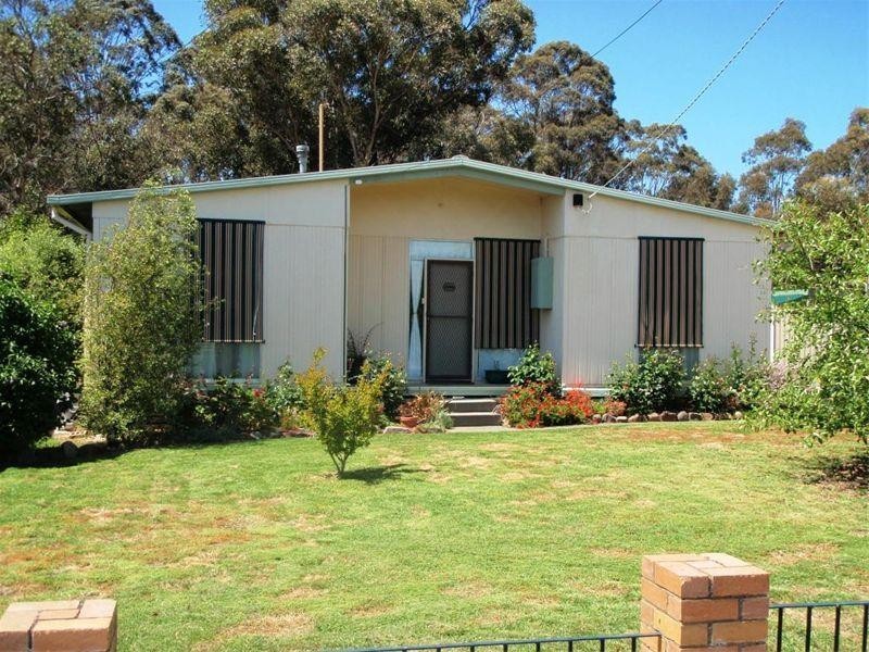 32 Martindale Crescent, Seymour VIC 3660