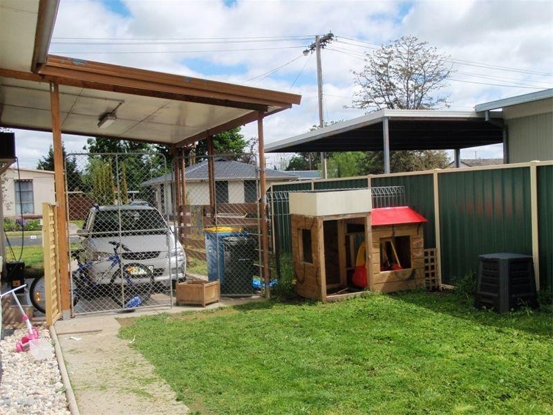 54 Martindale Crescent, Seymour VIC 3660