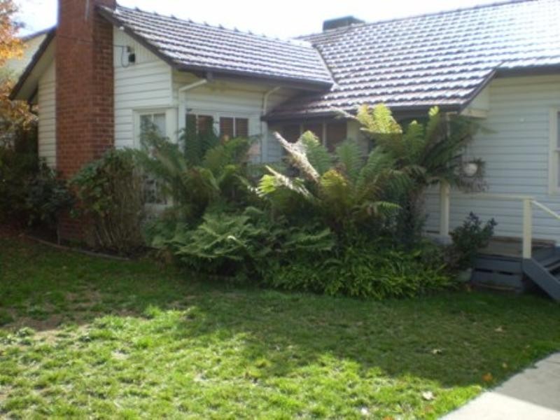 17 Tehan Street, Seymour VIC 3660