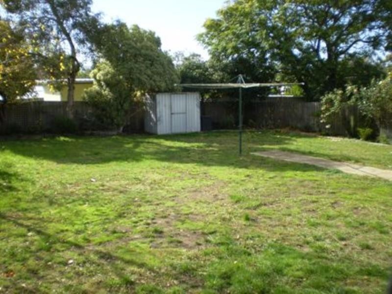 17 Tehan Street, Seymour VIC 3660