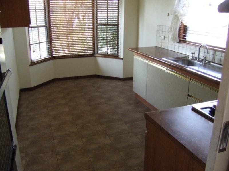 5 Hanley Crescent, Seymour VIC 3660