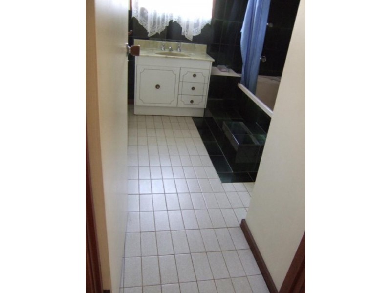 5 Hanley Crescent, Seymour VIC 3660