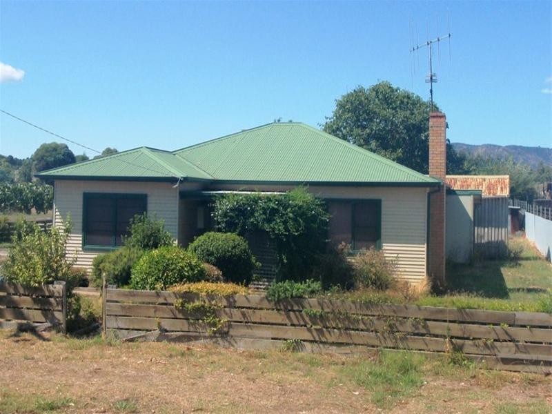 22 Highlands Road, Seymour VIC 3660