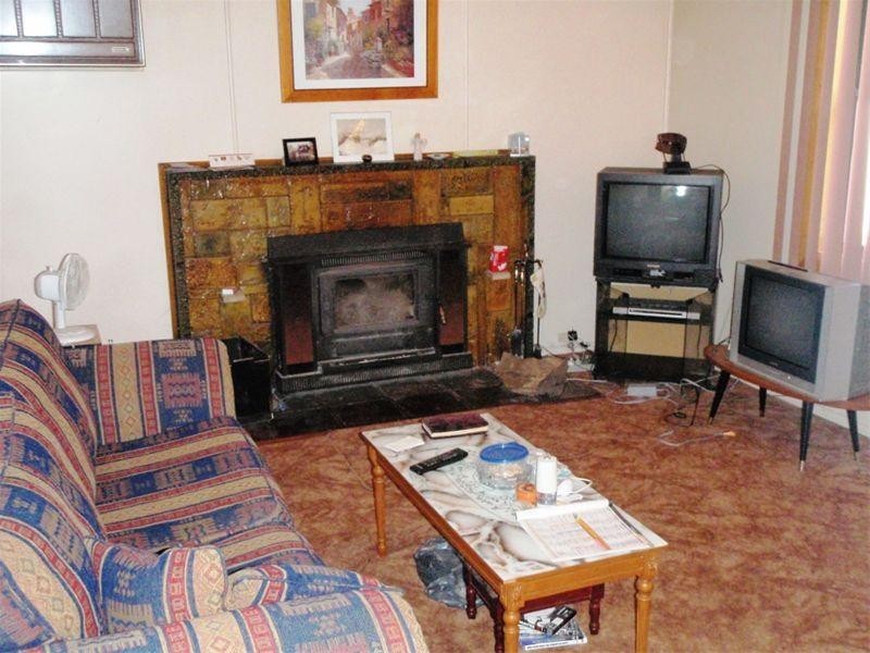 22 Highlands Road, Seymour VIC 3660