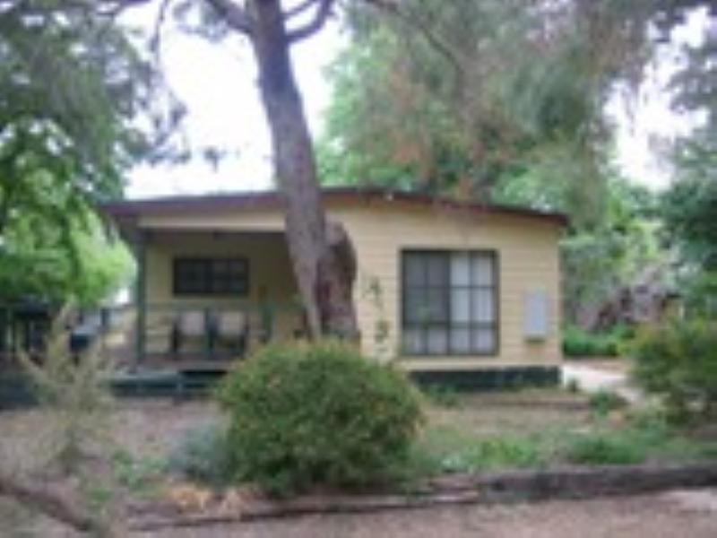 25 Bank Street, Avenel VIC 3664