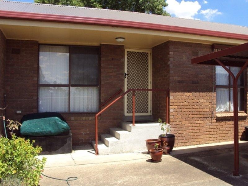 2/12 Guild Street, Seymour VIC 3660