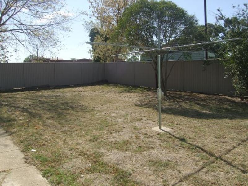 9 Dowling Avenue, Seymour VIC 3660