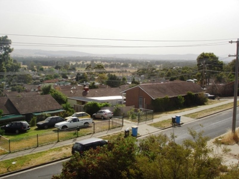 32 Monash Drive, Seymour VIC 3660