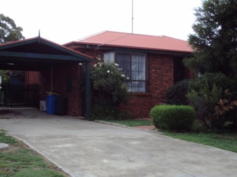 13 Redbank Road, Seymour VIC 3660