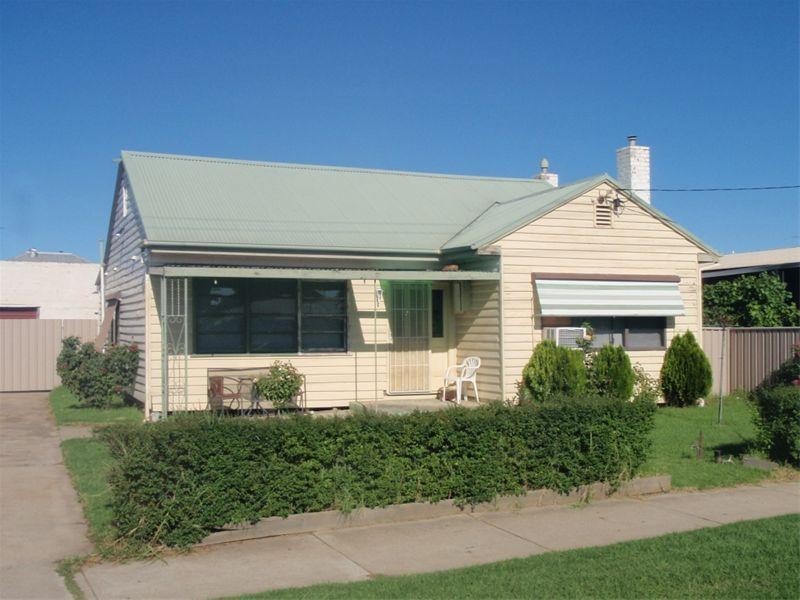 48 Oak Street, Seymour VIC 3660