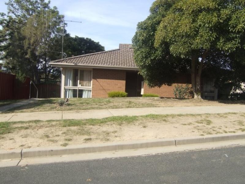 1 Clarey Avenue, Seymour VIC 3660