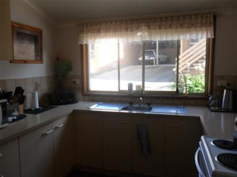 1/30 Clarey Avenue, Seymour VIC 3660