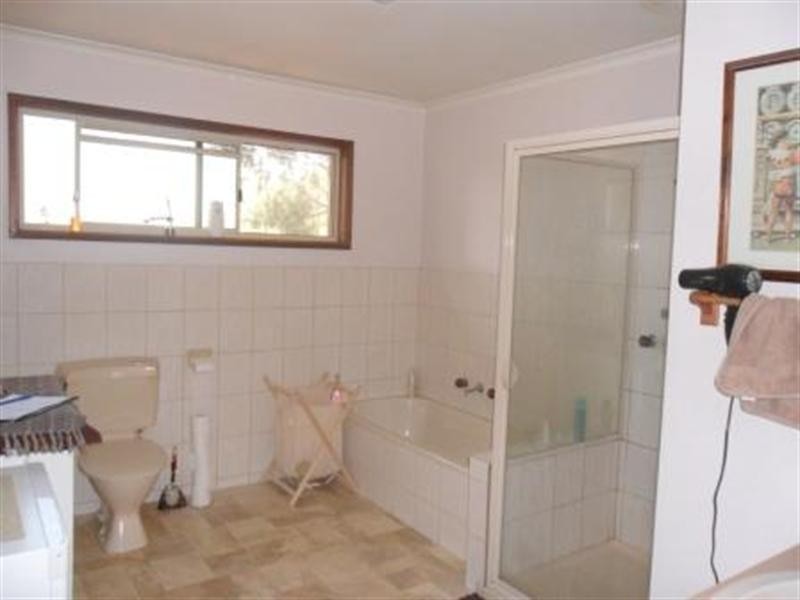 1/30 Clarey Avenue, Seymour VIC 3660