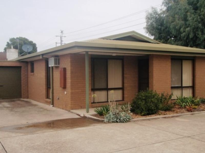 1/34 Oak Street, Seymour VIC 3660