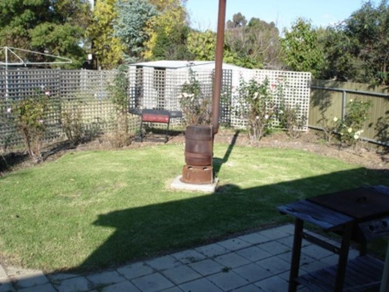 22 Oak Street, Seymour VIC 3660