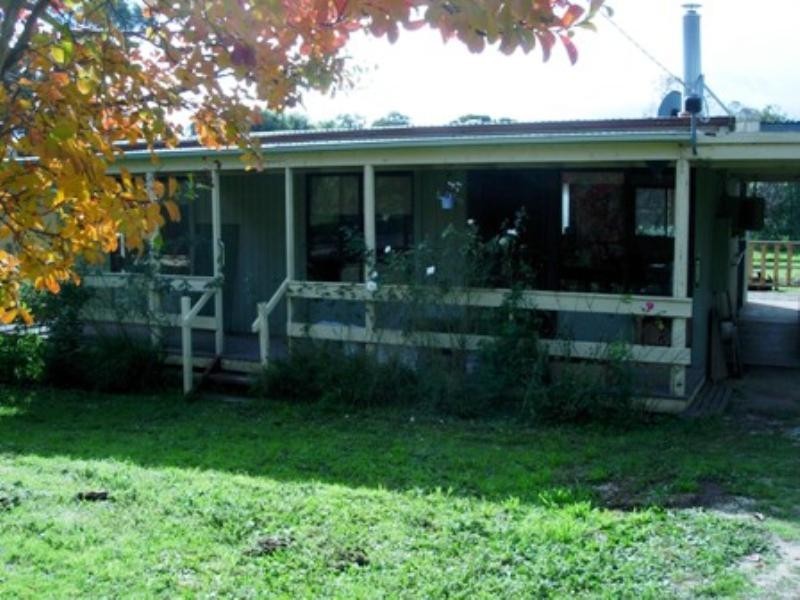 30 Crichton Street, Avenel VIC 3664