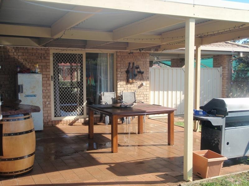 1 Doyle Crescent, Seymour VIC 3660