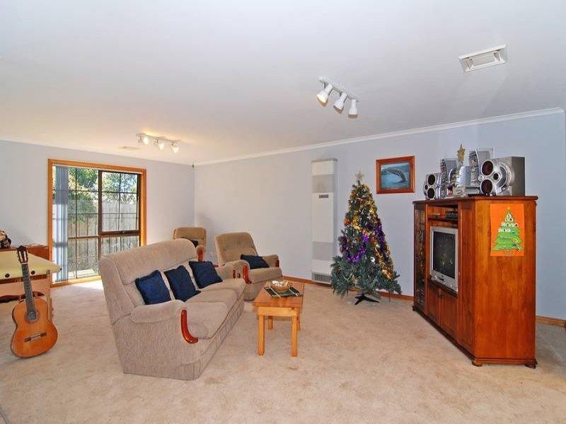 24 Greenbank Court, Leopold VIC 3224