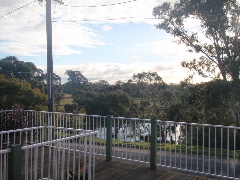 33 Gordon Crescent, Seymour VIC 3660