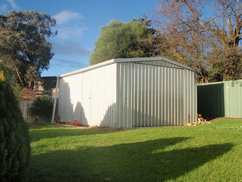 33 Gordon Crescent, Seymour VIC 3660