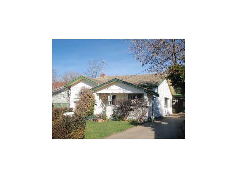 6 Park Street, Seymour VIC 3660