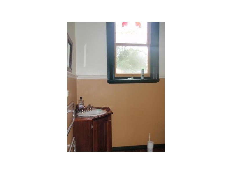 27 Emily Street, Seymour VIC 3660