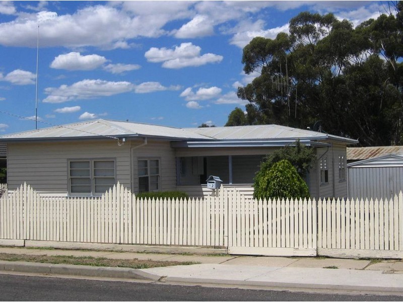 12 Redbank Road – APPLICATIONS CLOSED, Seymour VIC 3660