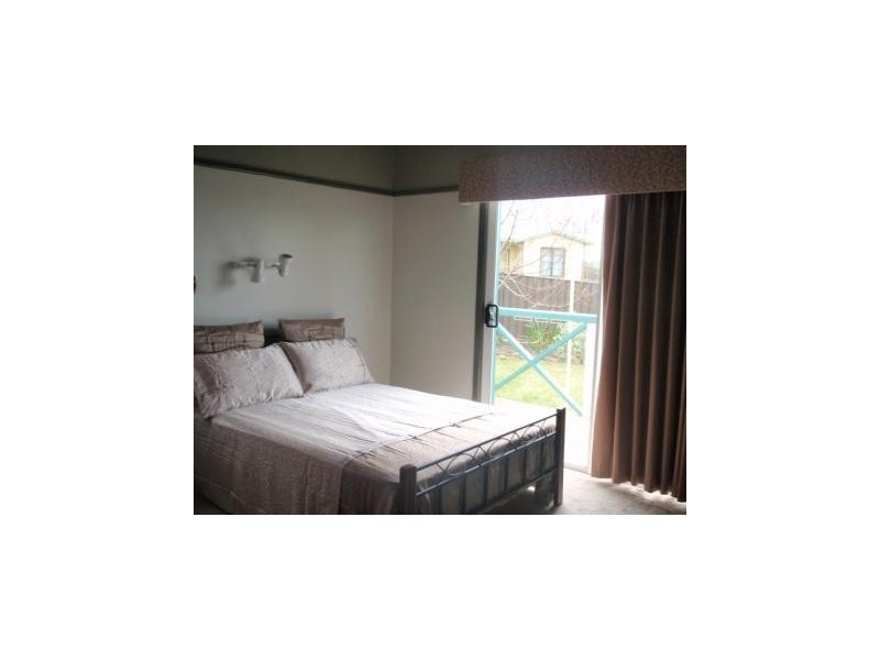 1 Chisholm Crescent, Seymour VIC 3660