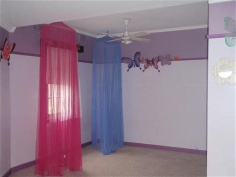 1 Chisholm Crescent, Seymour VIC 3660