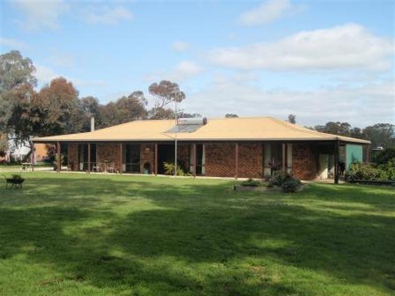 210 Highlands Road, Seymour VIC 3660