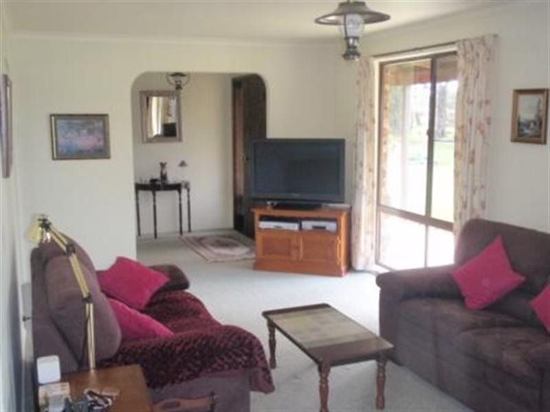 210 Highlands Road, Seymour VIC 3660