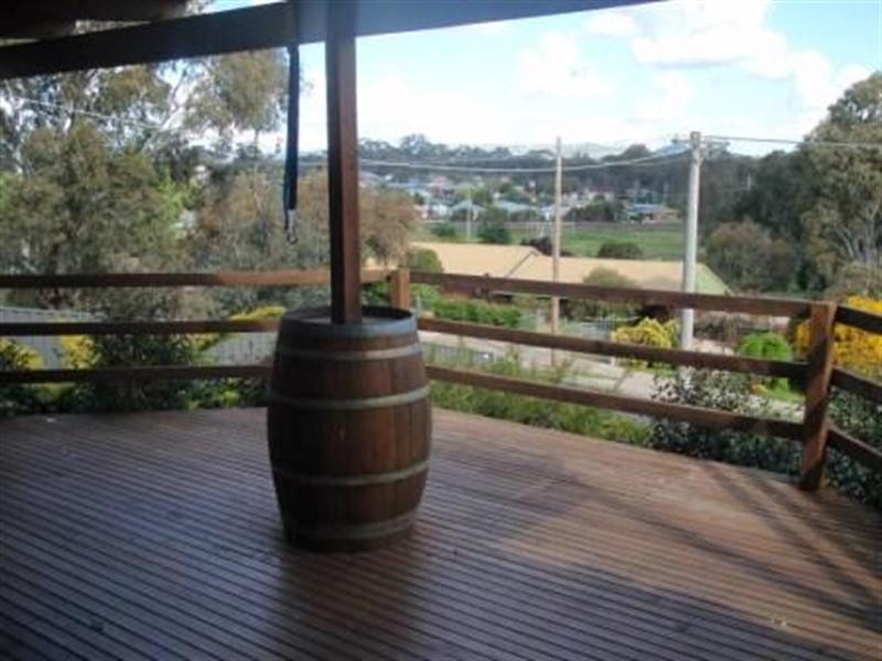 21 Hanley Crescent, Seymour VIC 3660