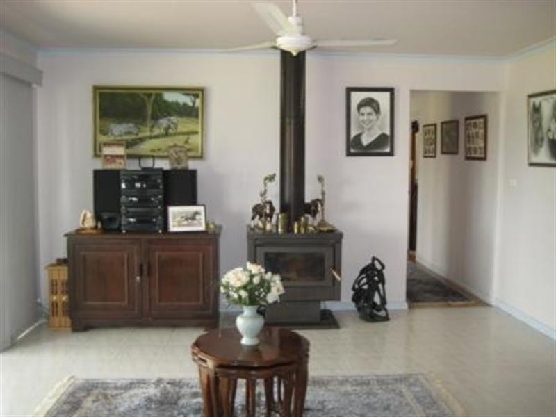 85 Dawe Road, Seymour VIC 3660